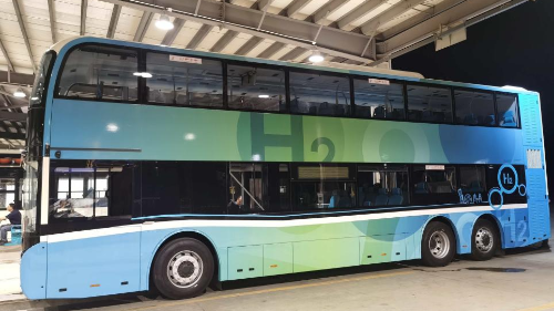 El motor de pila de combustible de hidrógeno Weichai WEF110 impulsa la operación ecológica de autobuses urbanos en Abu Dabi